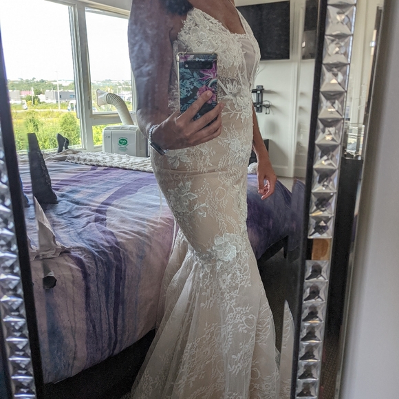 Wedding dress - Picture 3 of 3